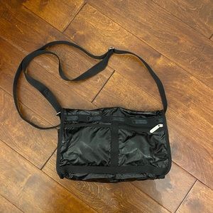 LeSportsac Deluxe Shoulder Crossbody
